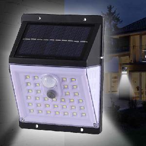 Kültéri napelemes LED lámpa, fény- és mozgásérzékelővel / 45 leddel